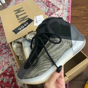 COPY - Yeezy Quantum ‘Barium’